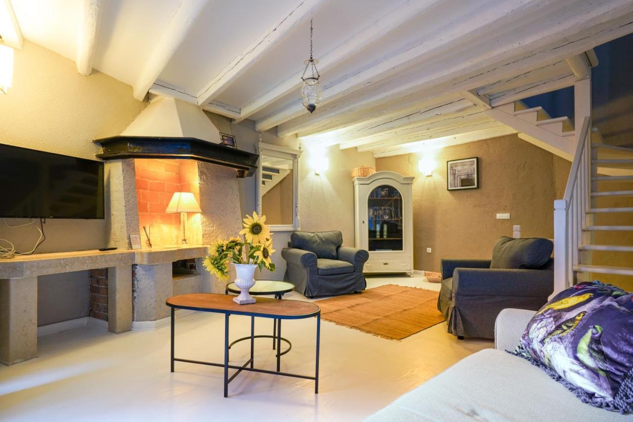 Deluxe Apartment Casa Flores With Sea View & Terrace ロヴィニ エクステリア 写真
