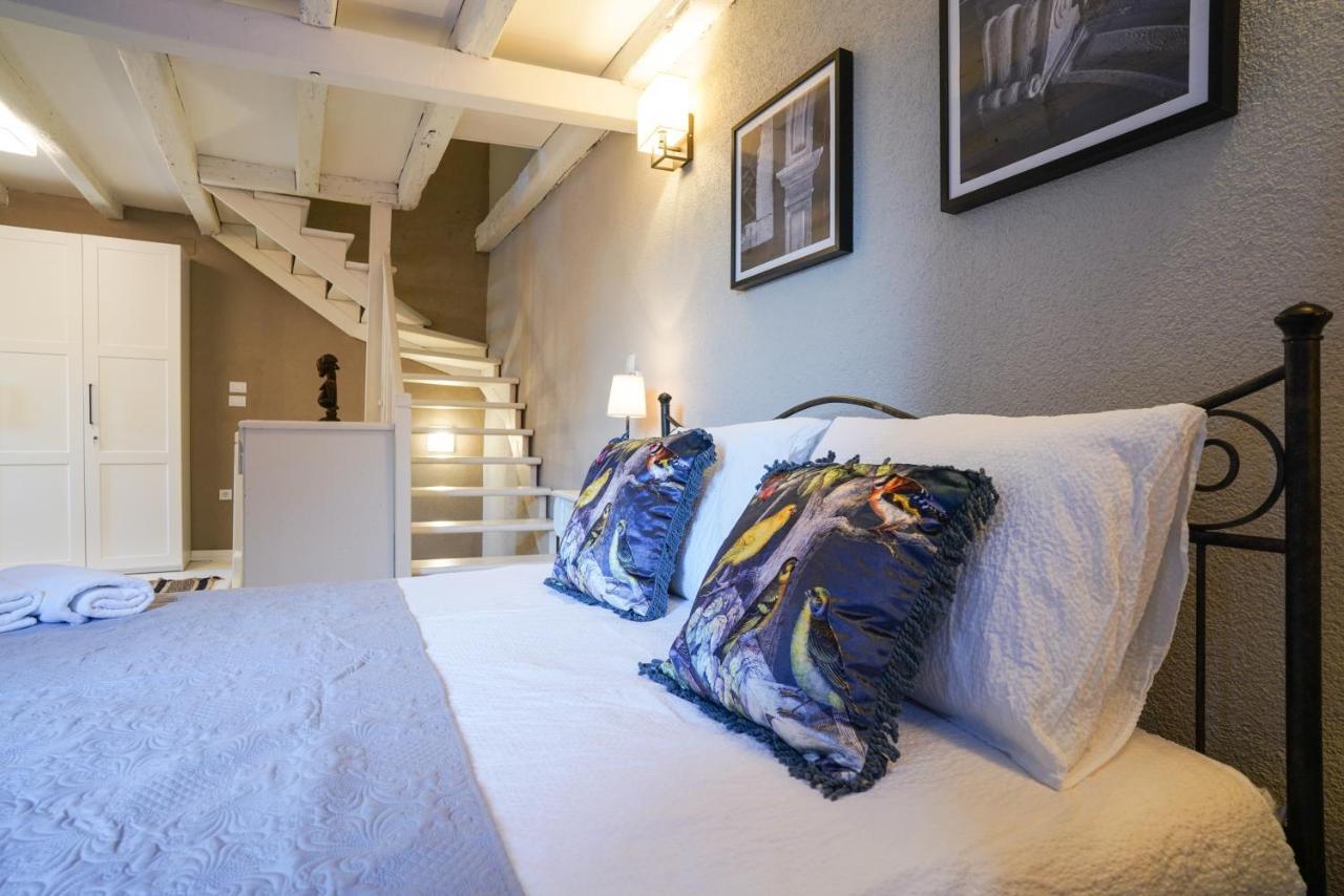 Deluxe Apartment Casa Flores With Sea View & Terrace ロヴィニ エクステリア 写真