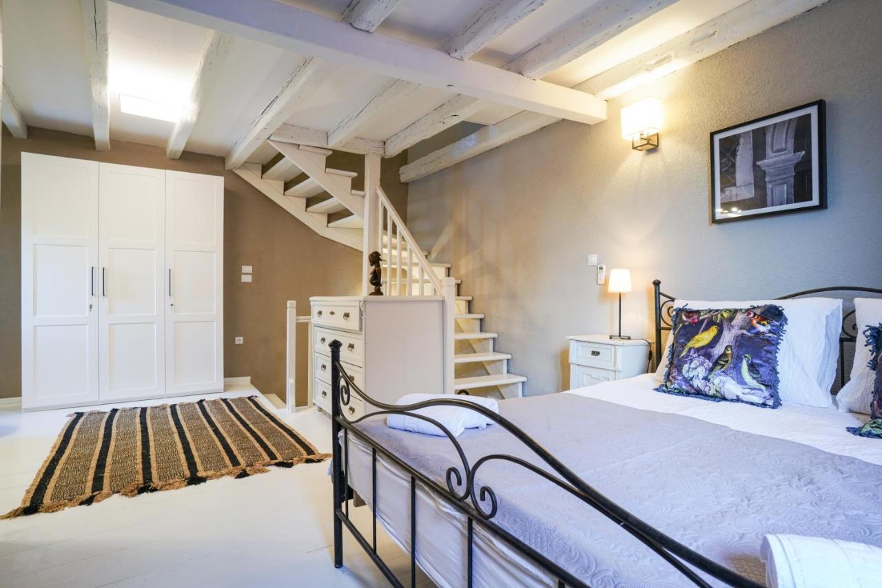 Deluxe Apartment Casa Flores With Sea View & Terrace ロヴィニ エクステリア 写真